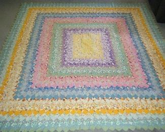 A very nice quilt.Nice and clean 