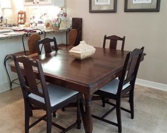 Vintage table with 6 chairs, matching buffet