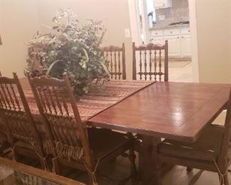 Henredon dining table