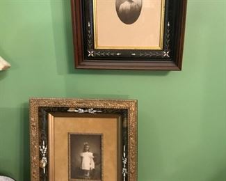 30+ Victorian Wall frames With vintage photos