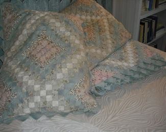 Checkered bedding quilt set 