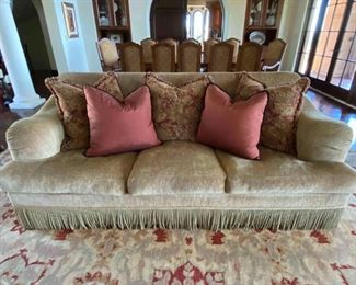  Chenille Sofa, Artifacts