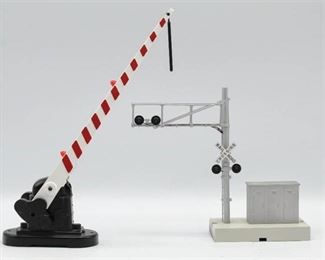 Lionel Train No. 252 Crossing Gate and No. 2934 Railroad Crossing