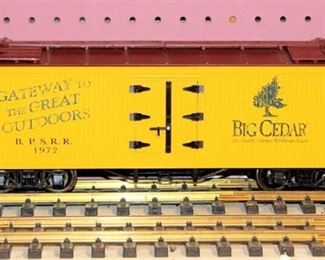 G Scale Big Cedar Box Car Train