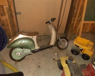 Vespa Style scooter