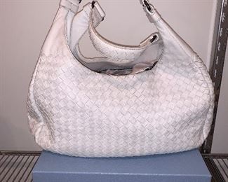 Bottega Veneta white leather handbag in excellent condition $450