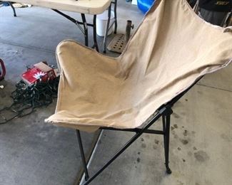 Folding butterfly chair