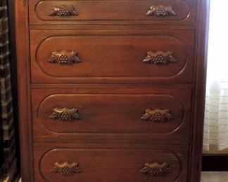 WALNUT CHEST OF DRAWERS 