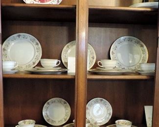 CHINA SET, LAMBERTON IVORY, DOROTHEA PATTERN