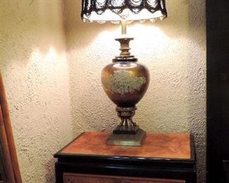 MID CENTURY  BIRDSEYE MAPLE NIGHTSTAND & PAIR OF VINTAGE LAMPS