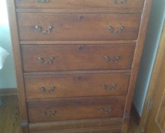 Vintage chest of drawers...oak with original hardware.  Presale...$125