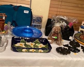 Talavera Casserole Dish, Trivets, Picnic Ware, Mini Herb Flower Pots, New Year's Eve Party Favors, Hooks Collectibles, Enamel Pot