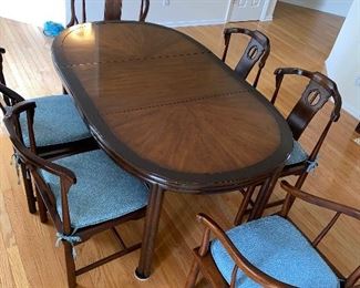$450 DREXEL WOODEN OVAL TABLE 6 CHAIRS
COMES WITH 2 LEAVES AND PADS
TABLE MEASURES WITHOUT LEAVES
89.5”L/49.5”L x 41.5”W x 29.5”
LEAF MEASURES
20”W x 41.5”L 