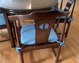 $450 DREXEL WOODEN OVAL TABLE 6 CHAIRS
COMES WITH 2 LEAVES AND PADS
TABLE MEASURES WITHOUT LEAVES
89.5”L/49.5”L x 41.5”W x 29.5”
LEAF MEASURES
20”W x 41.5”L 