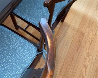 $450 DREXEL WOODEN OVAL TABLE 6 CHAIRS
COMES WITH 2 LEAVES AND PADS
TABLE MEASURES WITHOUT LEAVES
89.5”L/49.5”L x 41.5”W x 29.5”
LEAF MEASURES
20”W x 41.5”L 