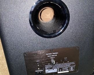 $250 HARMAN KARDON SB26 ADVANCED SOUNDBAR  WITH BLUETOOTH AND POWERED WIRELESS SUBWOOFER
RETAIL $439+TAX