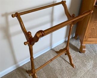 $10 QUILT RACK -AS IS 