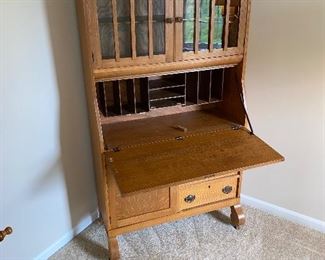 $200 OAK SECRETARY DESK WITH HUTCH 
36”L x 15”D x 67”H 