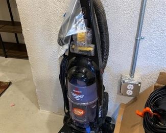 $60 BISSELL CLEANVIEW 2 BAGLESS VACUUM