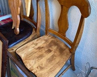 $20 WOODEN CHAIR