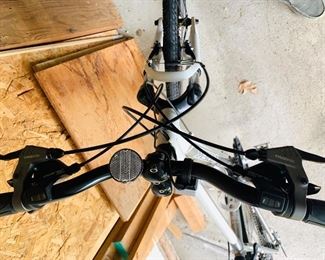 $320 TREK 7500 BIKE