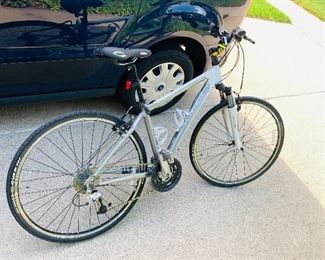 $320 TREK 7500 BIKE