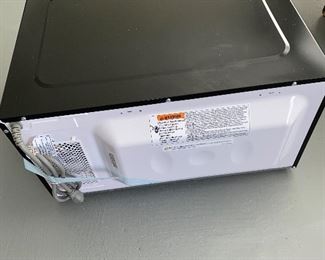 $150 BRAND NEW WHIRLPOOL COUNTERTOP MICROWAVE