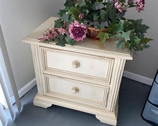 $50 EACH STANLEY NIGHTSTAND-2 AVAILABLE
28.5”L x 18”D x 26”H