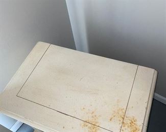 $50 EACH STANLEY NIGHTSTAND-2 AVAILABLE
28.5”L x 18”D x 26”H