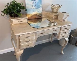 $60 VANITY TABLE- SOLD AS IS