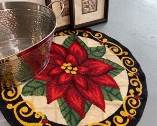 $15 POINSETTIA ROUND RUG