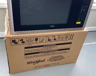 $150 BRAND NEW WHIRLPOOL COUNTERTOP MICROWAVE MSRP$300