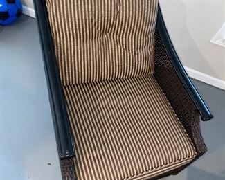 $550 LA-Z-BOY RATTAN OUTDOOR PATIO FURNITURE
INCLUDES
LOVE-SEAT
2 ARM CHAIRS
COFFEE TABLE