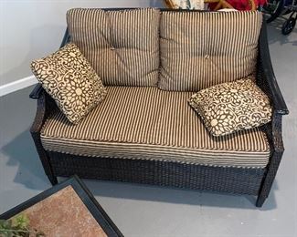 $550 LA-Z-BOY RATTAN OUTDOOR PATIO FURNITURE
INCLUDES
LOVE-SEAT
2 ARM CHAIRS
COFFEE TABLE