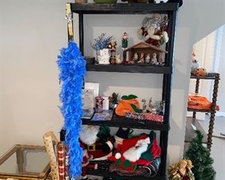 HOLIDAY DECORATIONS/ CHRISTMAS DECORATIONS