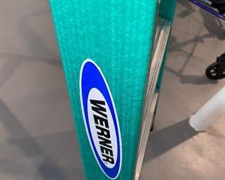 $40 WERNER 6 FOOT FIBERGLASS LADDER
