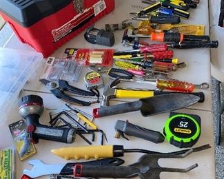 HAND TOOLS / SCREWDRIVERS