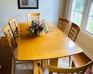$400 MODERN LIGHT OAK DINING TABLE WITH 6 CHAIRS
78”L x 42”W x 30”H