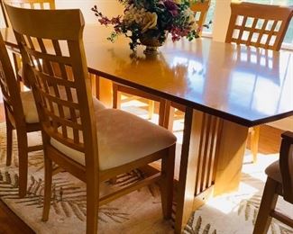 $400 MODERN LIGHT OAK DINING TABLE WITH 6 CHAIRS
78”L x 42”W x 30”H