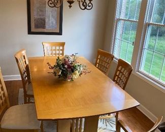 $400 MODERN LIGHT OAK DINING TABLE WITH 6 CHAIRS
78”L x 42”W x 30”H