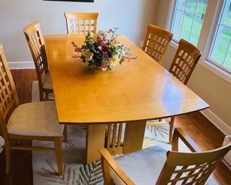 $400 MODERN LIGHT OAK DINING TABLE WITH 6 CHAIRS
78”L x 42”W x 30”H