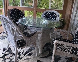 $350 WHITE WICKER / RATTAN PATIO FURNITURE SET
ROUND GLASS TOP TABLE AND 5 CHAIRS
AND SMALL TABLE
TABLE MEASURES
48”DIA x 29.5”H