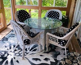 $50 FLORAL BLACK AND WHITE RUG
123.5”L x 93”W