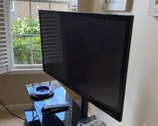 $100 GLASS / WOOD / METAL MODERN TV STAND
54”L x 18.5”D x 23”H
$90 TV