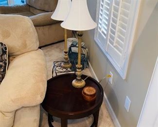 $40 SMALL ROUND WOODEN SIDE TABLE
22”DIA x 17”H