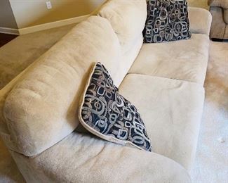$300 BEIGE PLUSH SOFA / COUCH BY ASHLEY FURNITURE
95”L x 39”D x 37”H