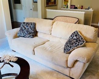 $300 BEIGE PLUSH SOFA / COUCH BY ASHLEY FURNITURE
95”L x 39”D x 37”H