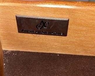 $350 AMERICAN SIGNATURE 12 DRAWER HIGH DRESSER WITH MIRROR
DRESSER MEASURES
60”L x 19”D x 44”H
MIRROR MEASURES
39”L x 44”H