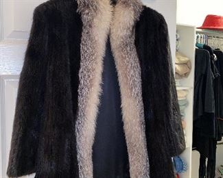 $450 MINK COAT FROM DITTRICH’S FURS SIZE SMALL / PETITE