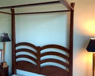 $250 WOODEN QUEEN SIZE CANOPY BED WITH BOXSPRING
87.5”L x ”65”W x 86.5”H